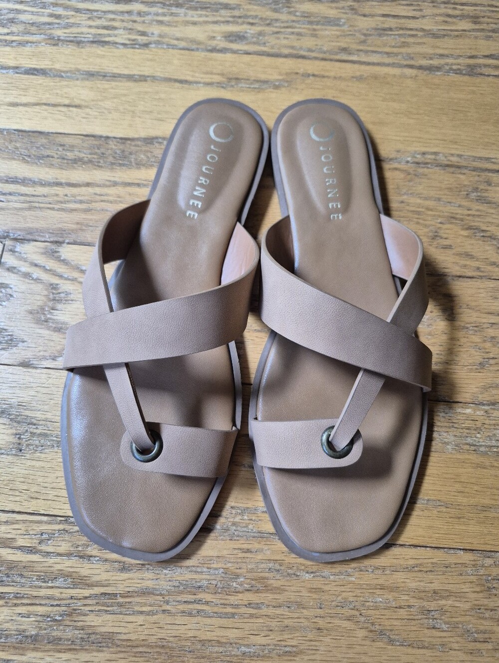 Journee Prizzie Tan Multi-Strap Flat Sandals Size 10M